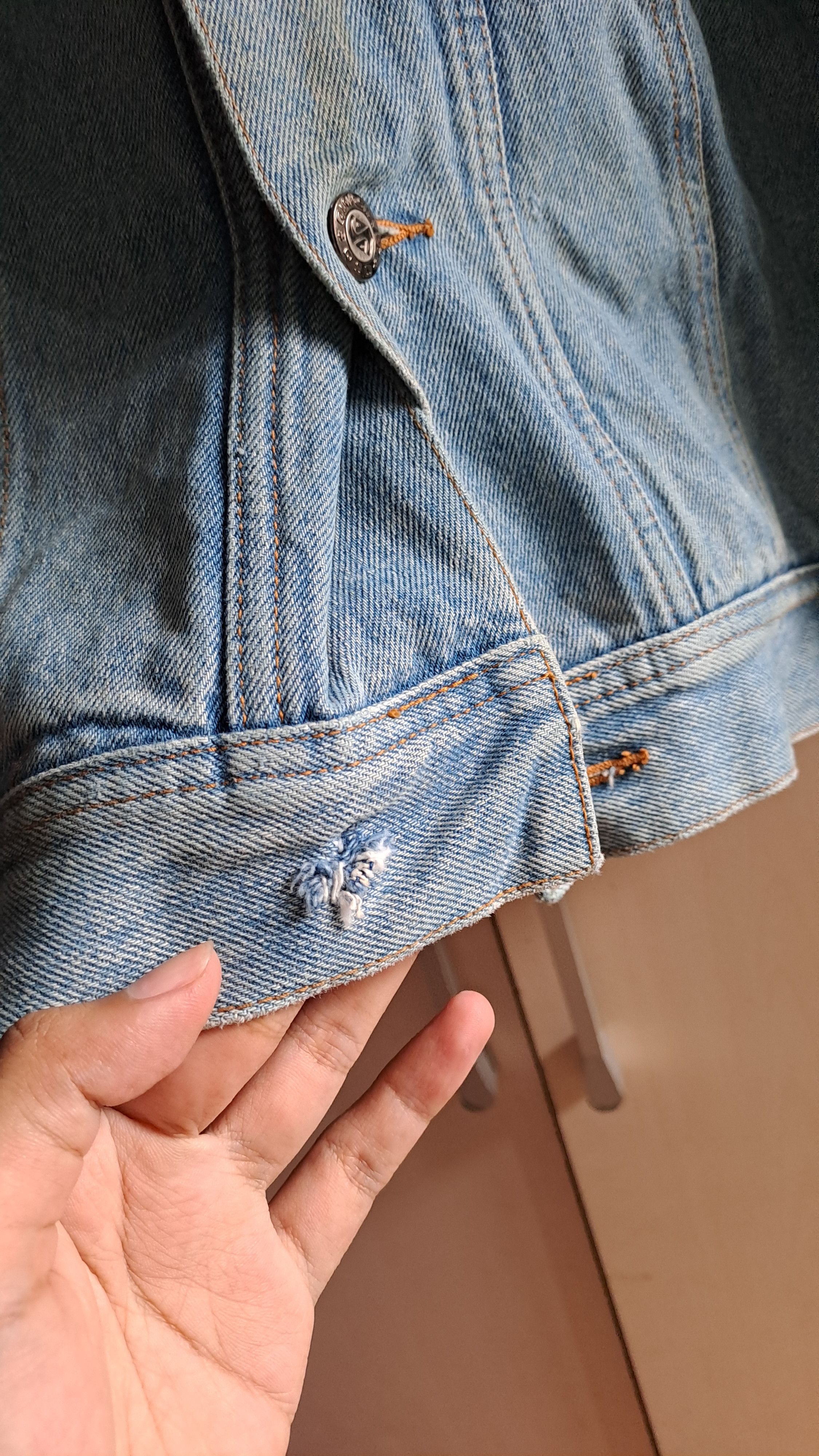 Quiksilver Beautiful Ripped Vintage Quiksilver Salt Water Denim Trucker Size US L / EU 52-54 / 3 - 8 Thumbnail