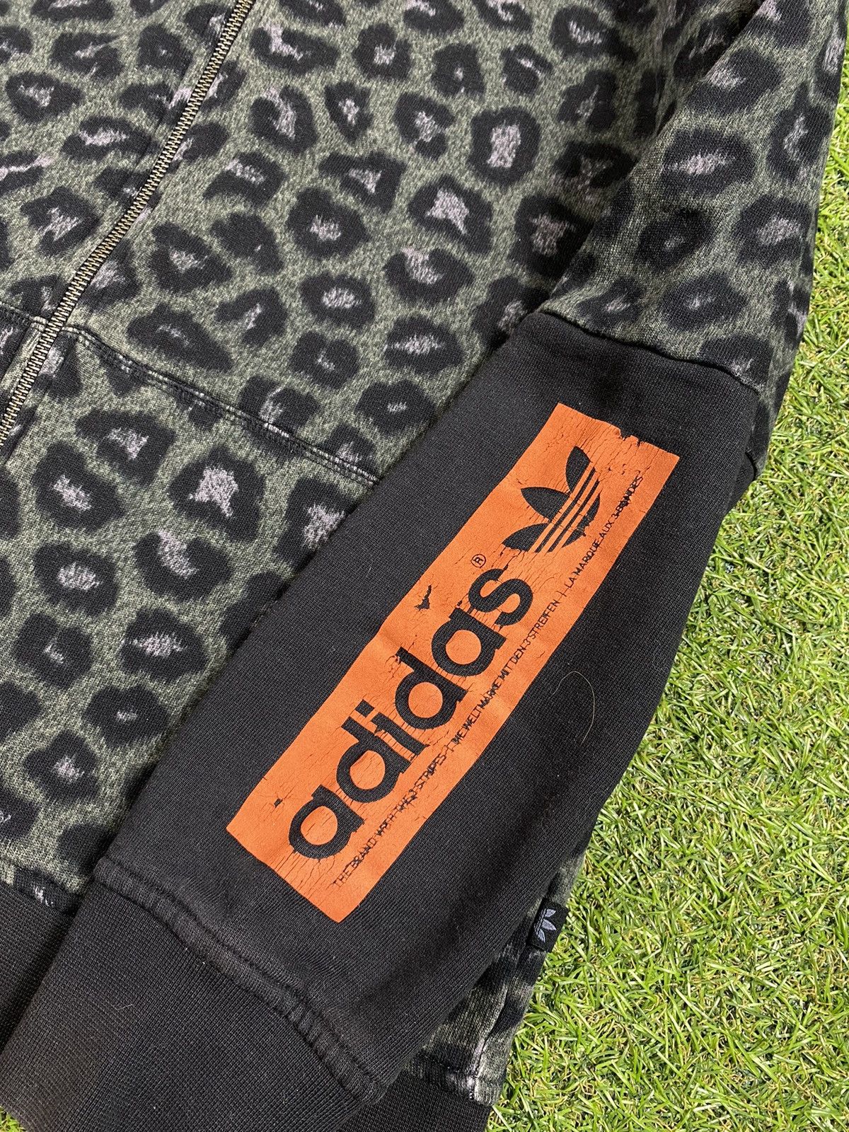 Adidas Vintage Y2K Adidas leopard zip hoodie streetwear size S Size US S / EU 44-46 / 1 - 3 Thumbnail