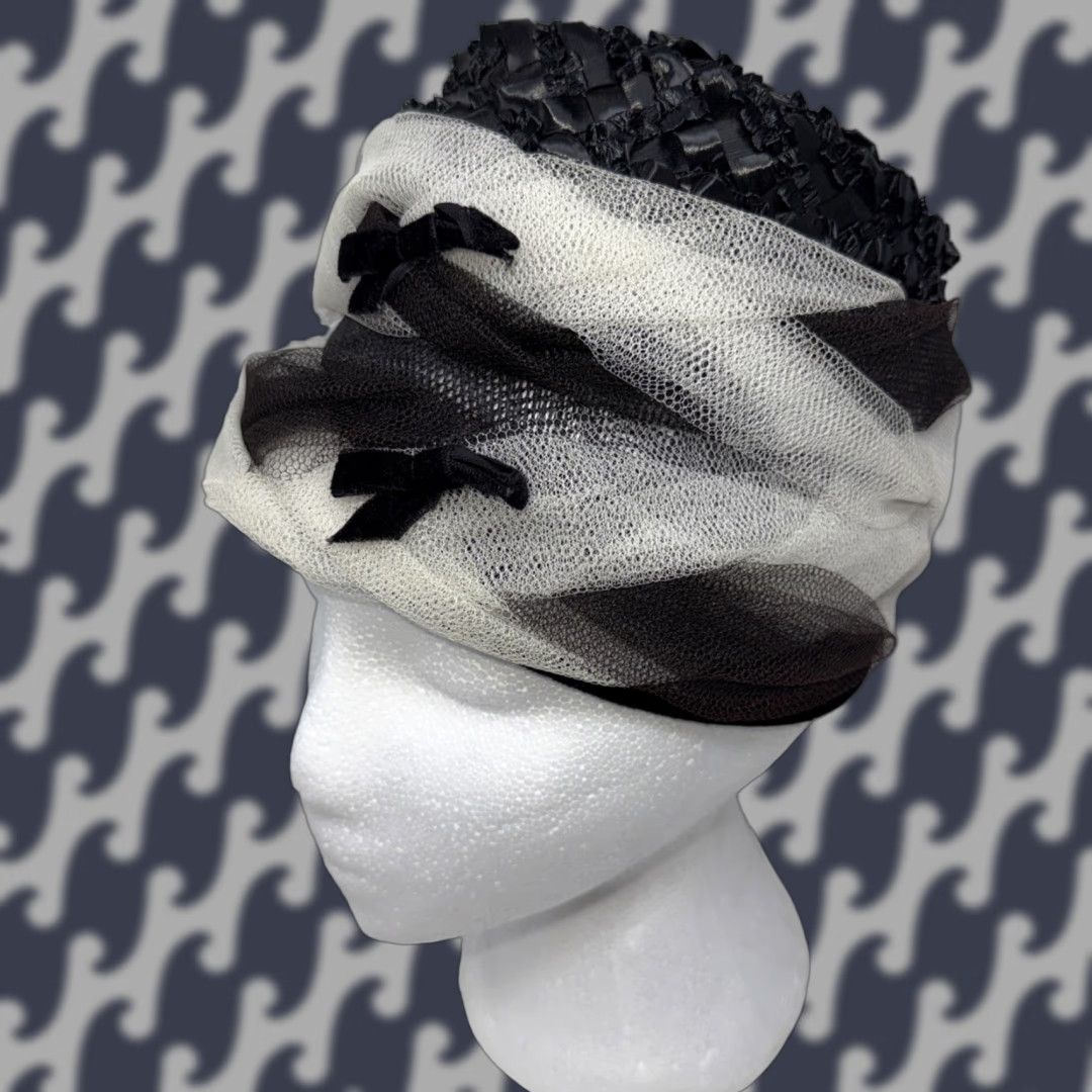 Vintage VINTAGE Flapper Hat Women’s Ribbon Netting Lace Metal Rim Black White Hat Size ONE SIZE - 1 Thumbnail