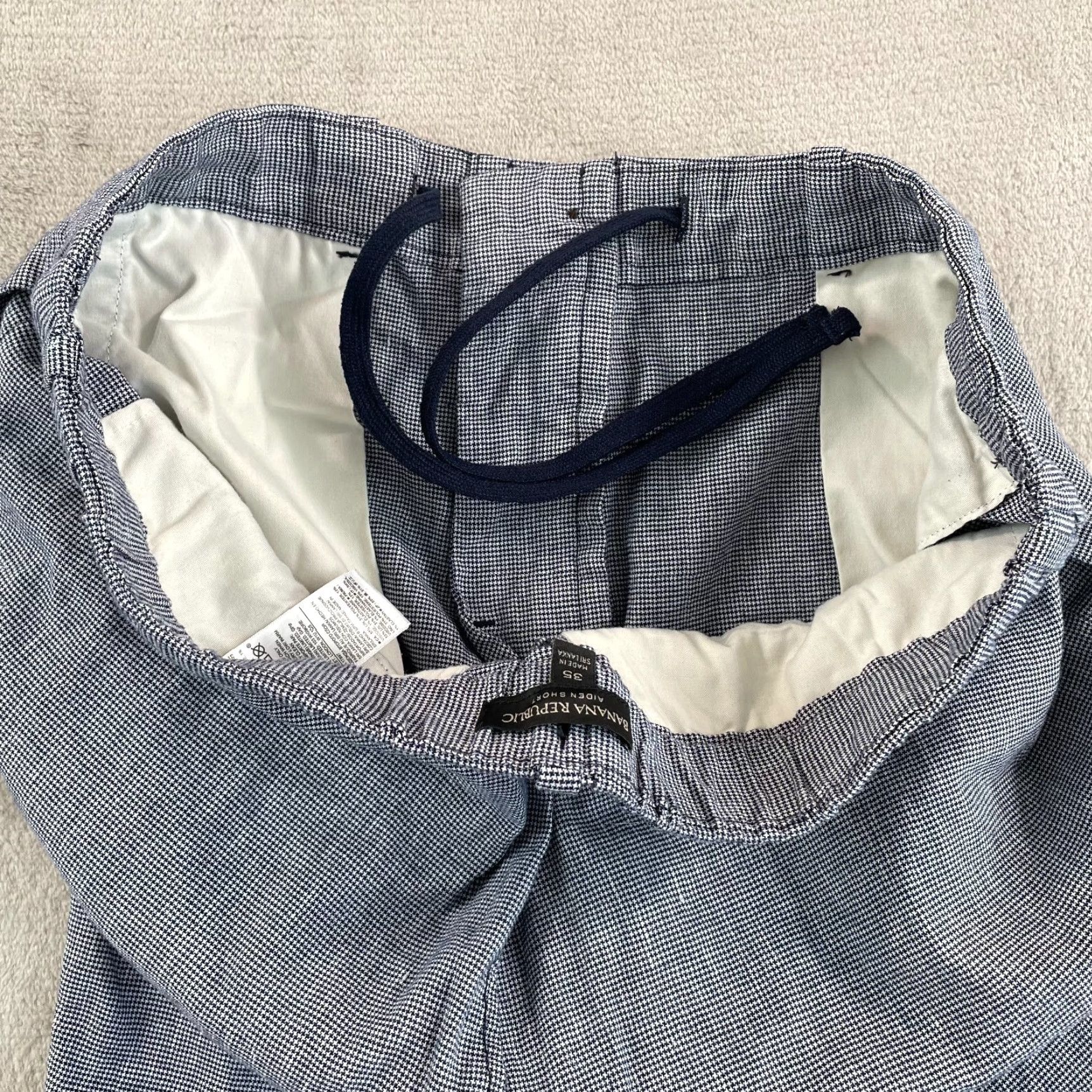 Banana Republic VINTAGE Banana Republic Aiden Shorts Men 35 Blue Chino Linen Blend Geometric Houndstooth Casual Zip Front Pockets 35 Regular Men Size US 35 - 2 Thumbnail