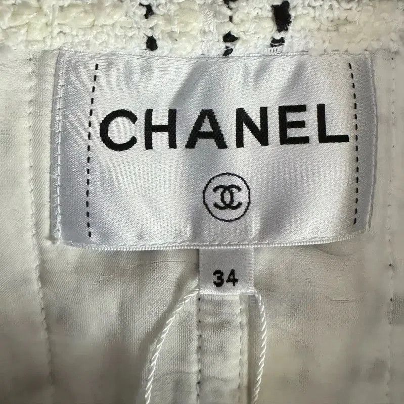 Chanel Chanel White Jacket for Women . Size XS / US 0-2 / IT 36-38 - 5 Thumbnail