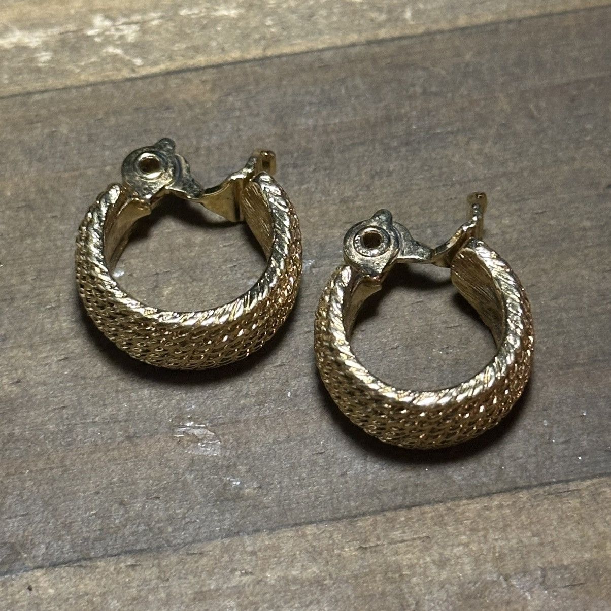 Monet Vintage Monet gold tone textured clip on hoop earrings Size ONE SIZE - 3 Thumbnail