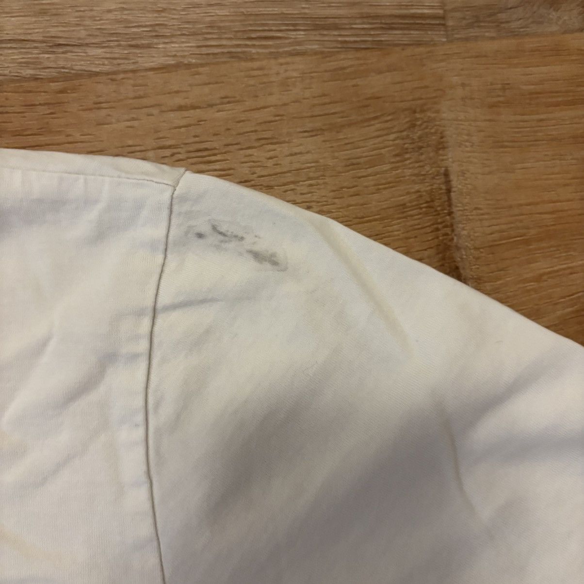 Burberry Burberry limited white tee size small Size US S / EU 44-46 / 1 - 3 Thumbnail
