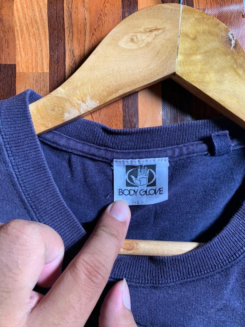 Vintage Surf style BODY GLOVE faded dark blue t-shirt. Size US L / EU 52-54 / 3 - 4 Thumbnail