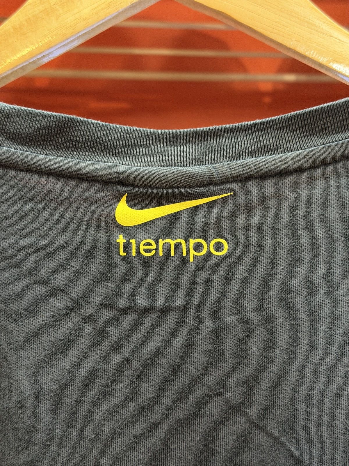 Nike Vintage Nike Soccer Tiempo 00‘s T-shirt Size US L / EU 52-54 / 3 - 4 Thumbnail