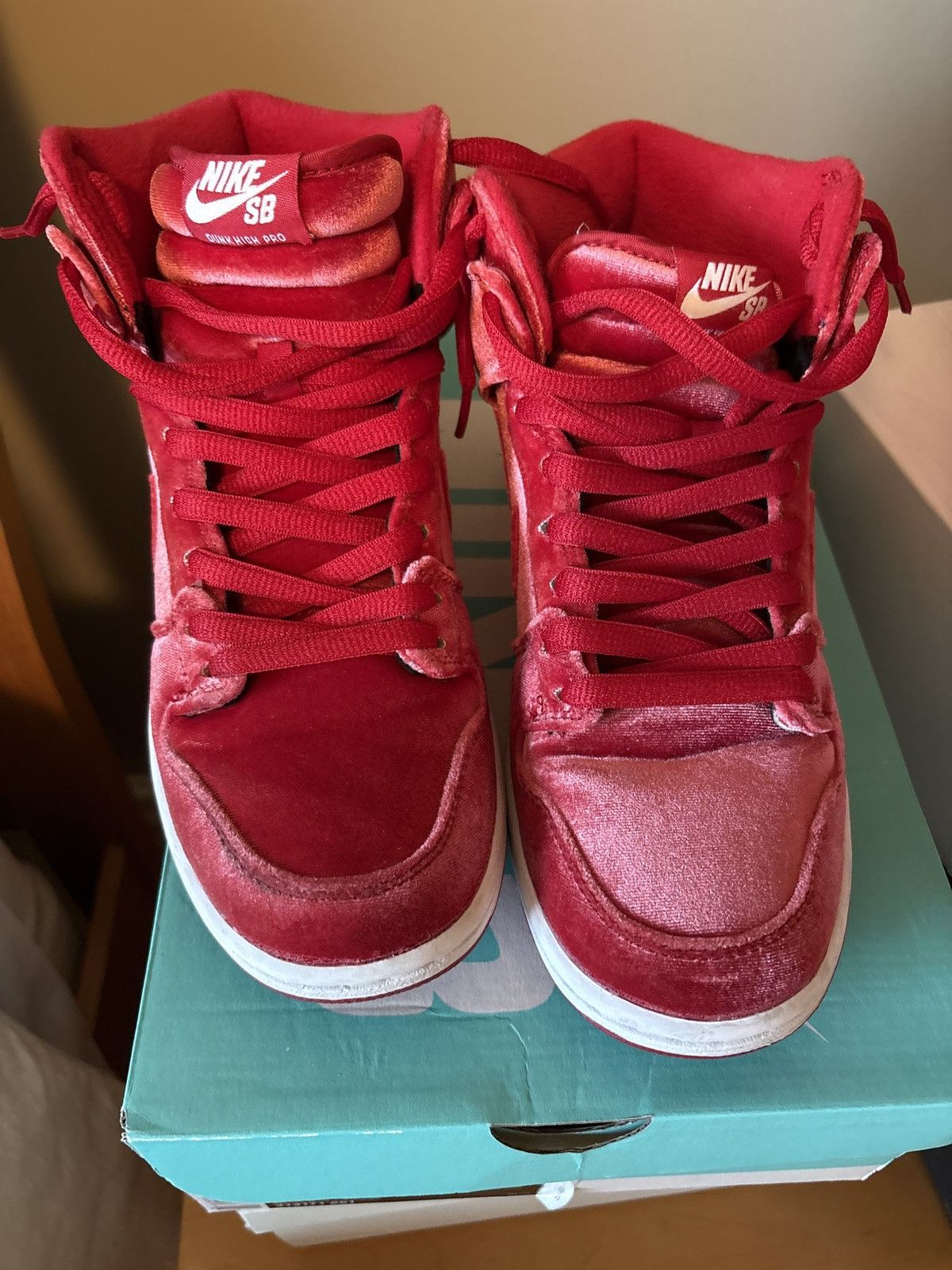 Nike SB Nike SB Dunk High Red velvet Size US 7.5 / EU 40-41 - 9 Thumbnail