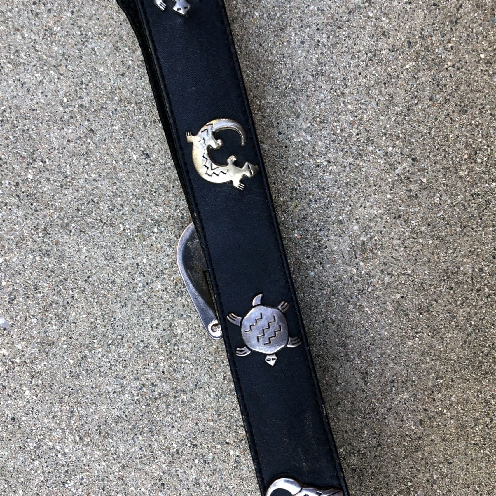 Vintage VINTAGE Silver Creek Belt Women's Black Leather Animals Southwestern 33" Size ONE SIZE - 5 Thumbnail