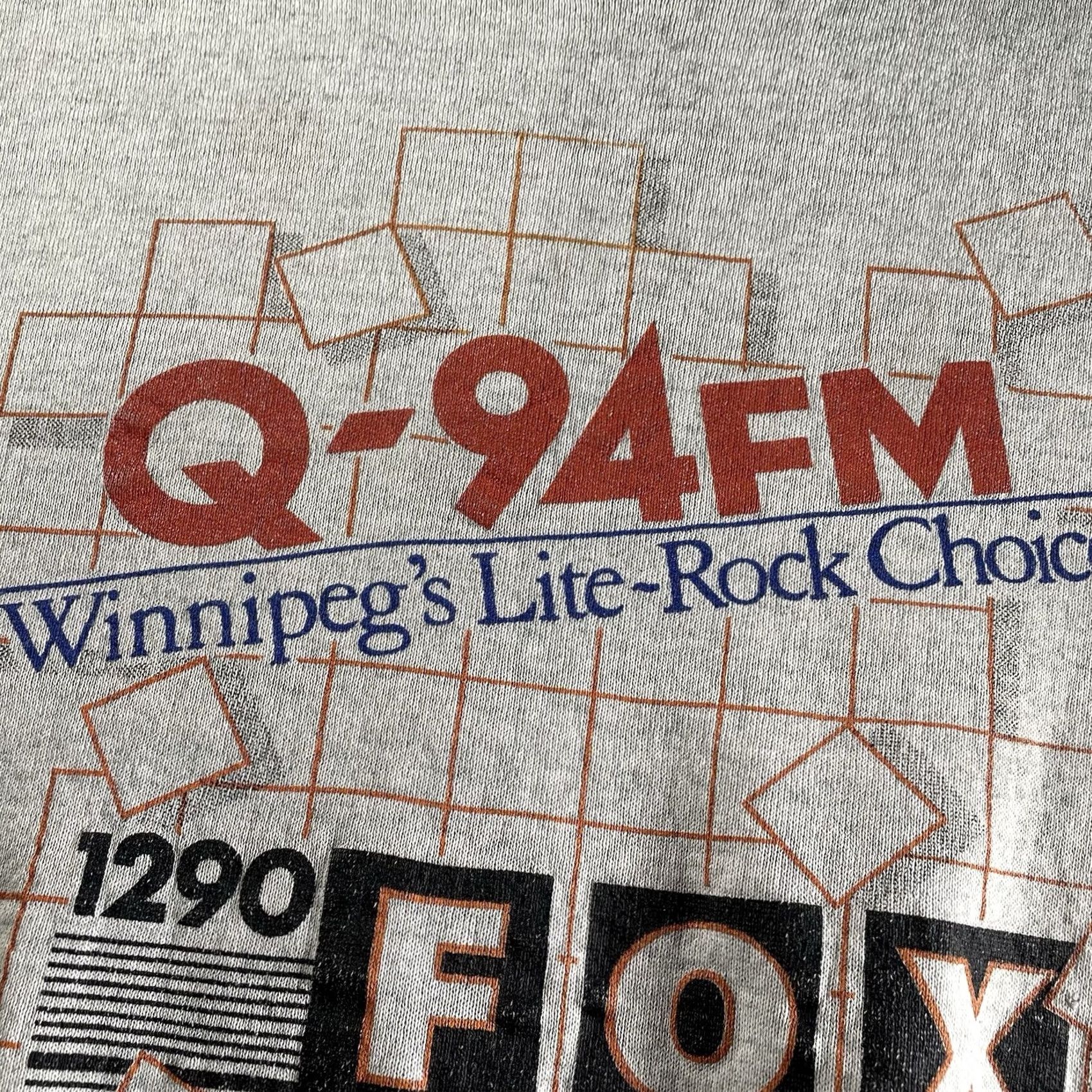 Vintage FOX Q94 FM Pullover Sweatshirt XL Men Gray Rock Crewneck Canada Sweatshirt Crewneck Mens 1290 Winnipeg Radio Size US XL / EU 56 / 4 - 4 Thumbnail