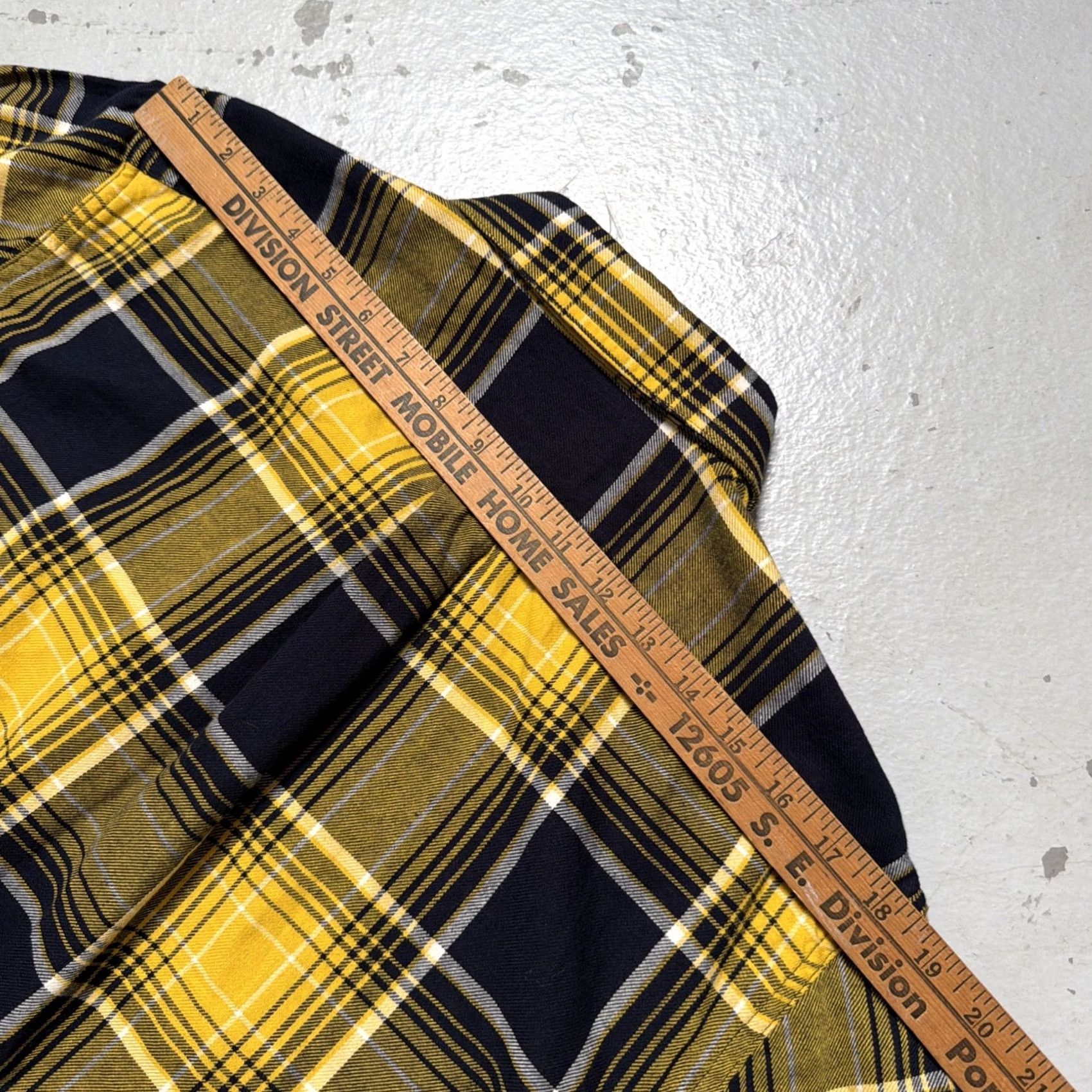 Filson Filson Lightweight Alaskan Guide Flannel Plaid Work Camp Hunting Fishing Shirt M Unisex Adults Multicolor Long Sleeve Button-Up Size US M / EU 48-50 / 2 - 7 Thumbnail