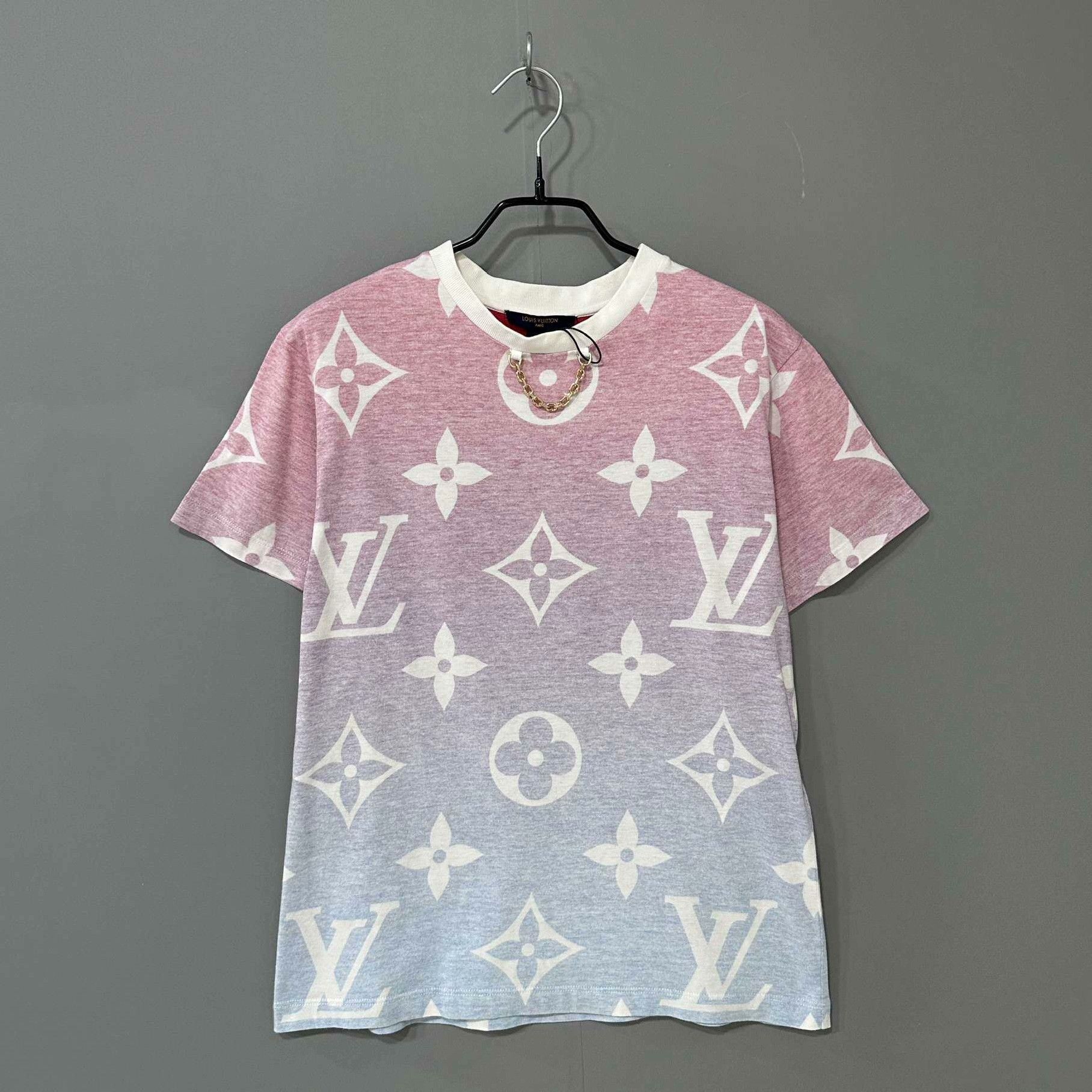 Louis Vuitton Louis Vuitton Tie-Dye Gradient Multi T-Shirt S Women Size S / US 4 / IT 40 - 1 Thumbnail