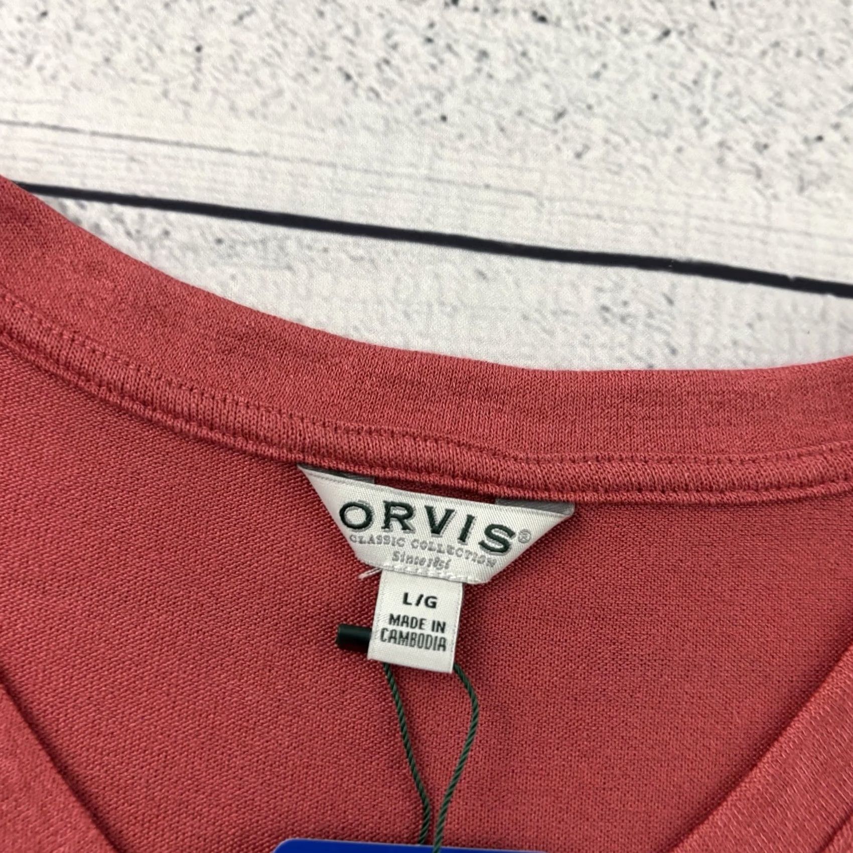 Orvis Orvis Women's Large Mineral Red V-Neck Short-Sleeve Relaxed Tee Shirt Size L / US 10 / IT 46 - 2 Thumbnail