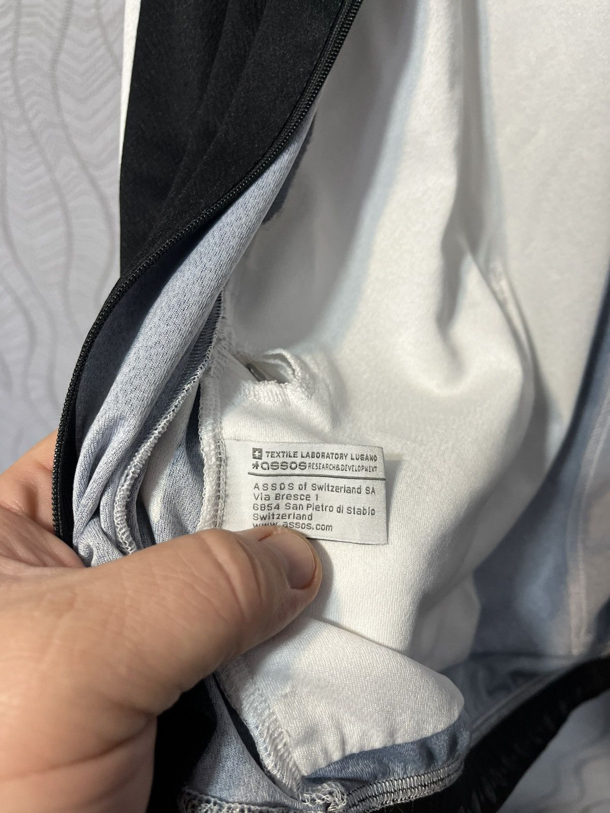 Rapha Assos Mangussta S7 Switzerland ShortSleeve Cycling Jersey Size US M / EU 48-50 / 2 - 11 Thumbnail