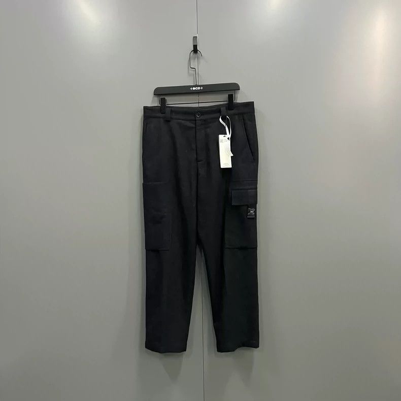 Louis Vuitton Louis Vuitton Black Logo Cargo Pants-dmc Size US 34 / EU 50 - 1 Thumbnail