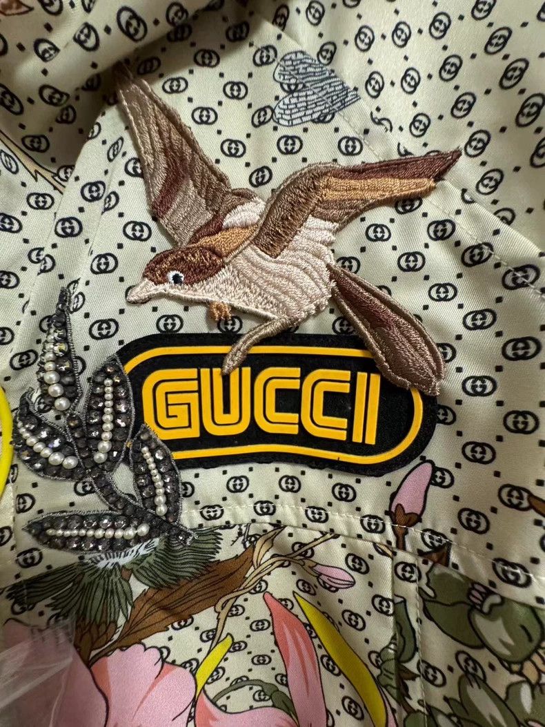 Gucci Gucci Size 38 Show floral rhinestone letter logo windbreake Size US S / EU 44-46 / 1 - 3 Thumbnail