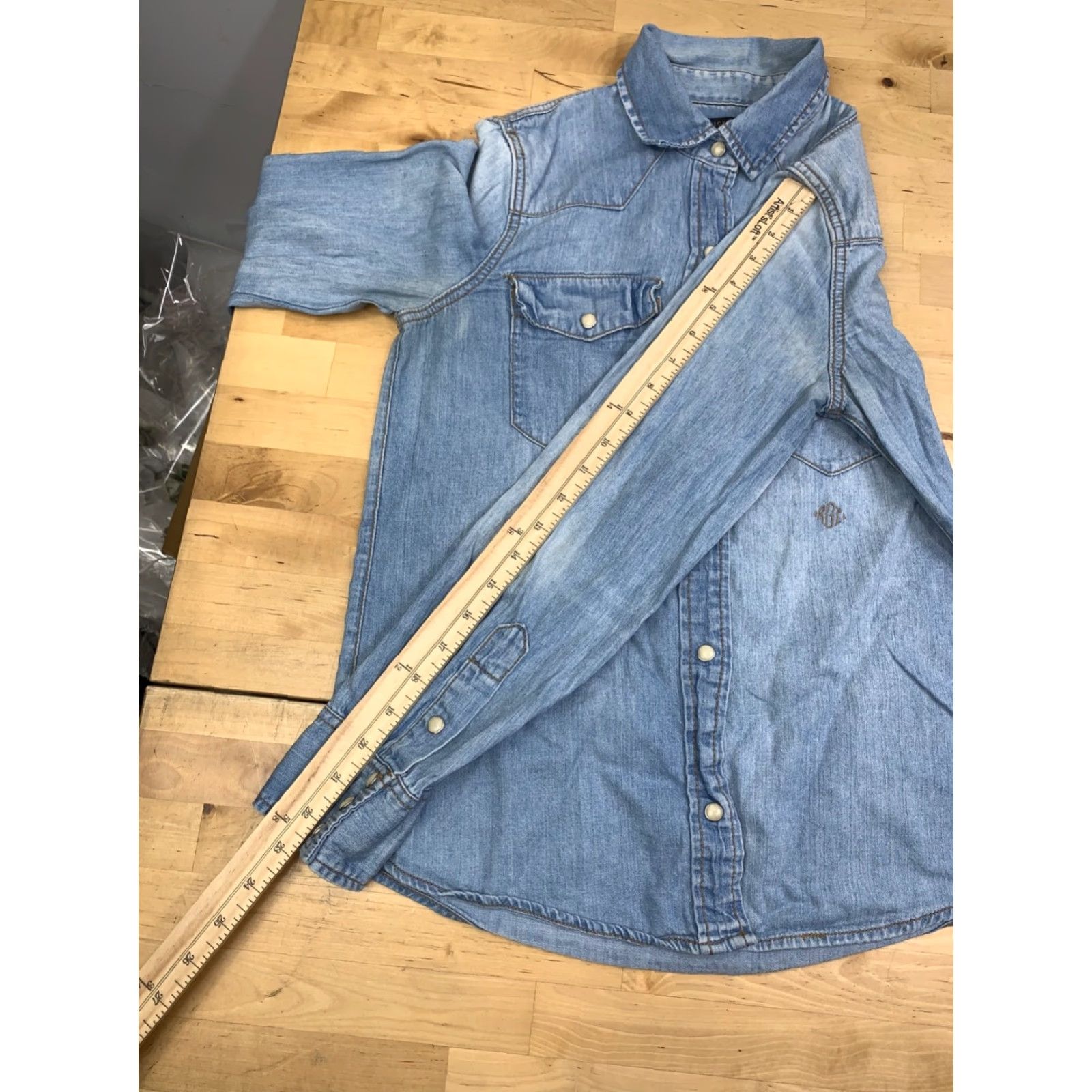 J.Crew J. Crew Shirt Women 4 Blue Indigo Pearl Snap Button-Up Long SleeveCollared Vintage No? Size S / US 4 / IT 40 - 7 Thumbnail