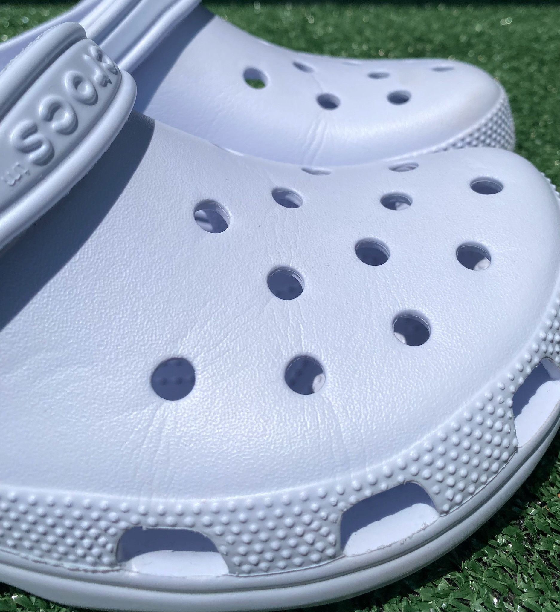 Crocs Crocs are Classic White Slip On Clogs Unisex Size M10 W12 Size US 10 / EU 43 - 4 Thumbnail