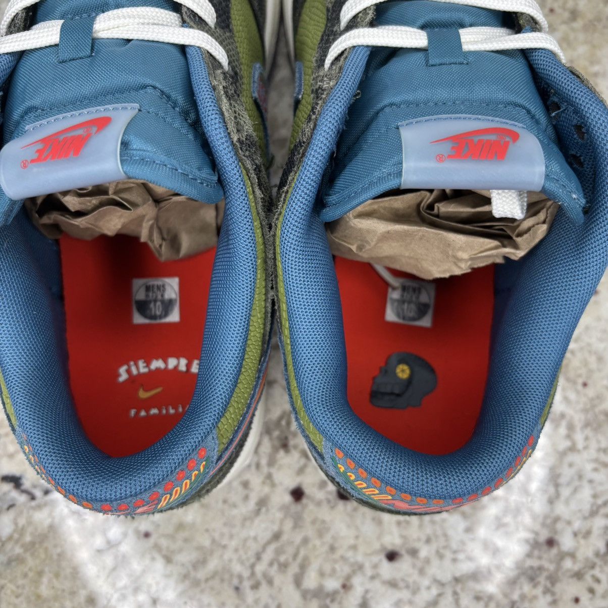 Nike Size 10-Nike Dunk Low Siempre Familia Gently Worn With Box Size US 10 / EU 43 - 7 Thumbnail