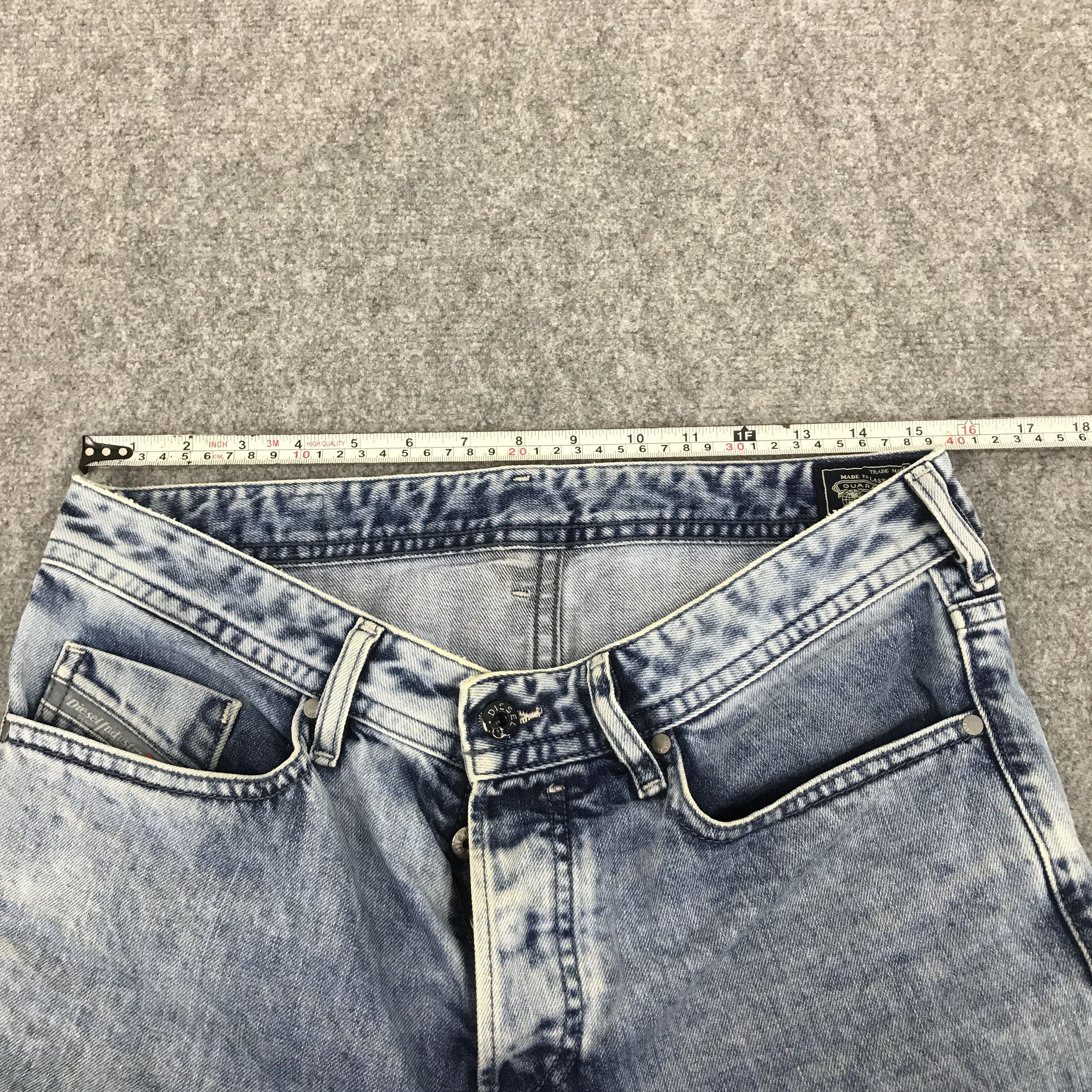 Diesel DIESEL INDUSTRY GUARANTEED DENIM JEANS SHORTS Size US 30 / EU 46 - 9 Thumbnail
