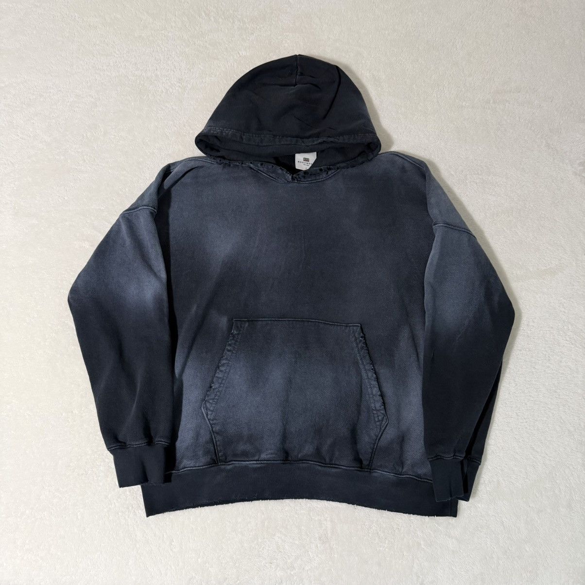 トップス MOOJI MOOJI Oversize CropHoodieBlack L MOOJIMOOJIUS MOOJI MOOJI Oversized Crop Hoodie Aged Black | Grailed
