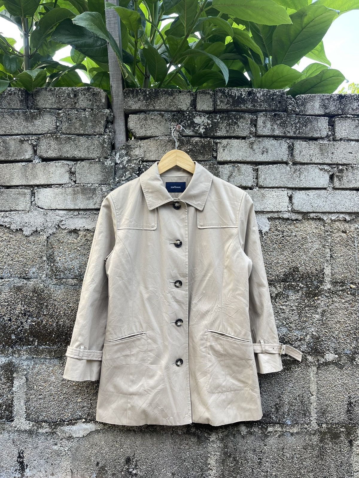 image of Archival Clothing x Avant Garde New Yorker Button Up Jacket in Cream, Men's (Size Small)