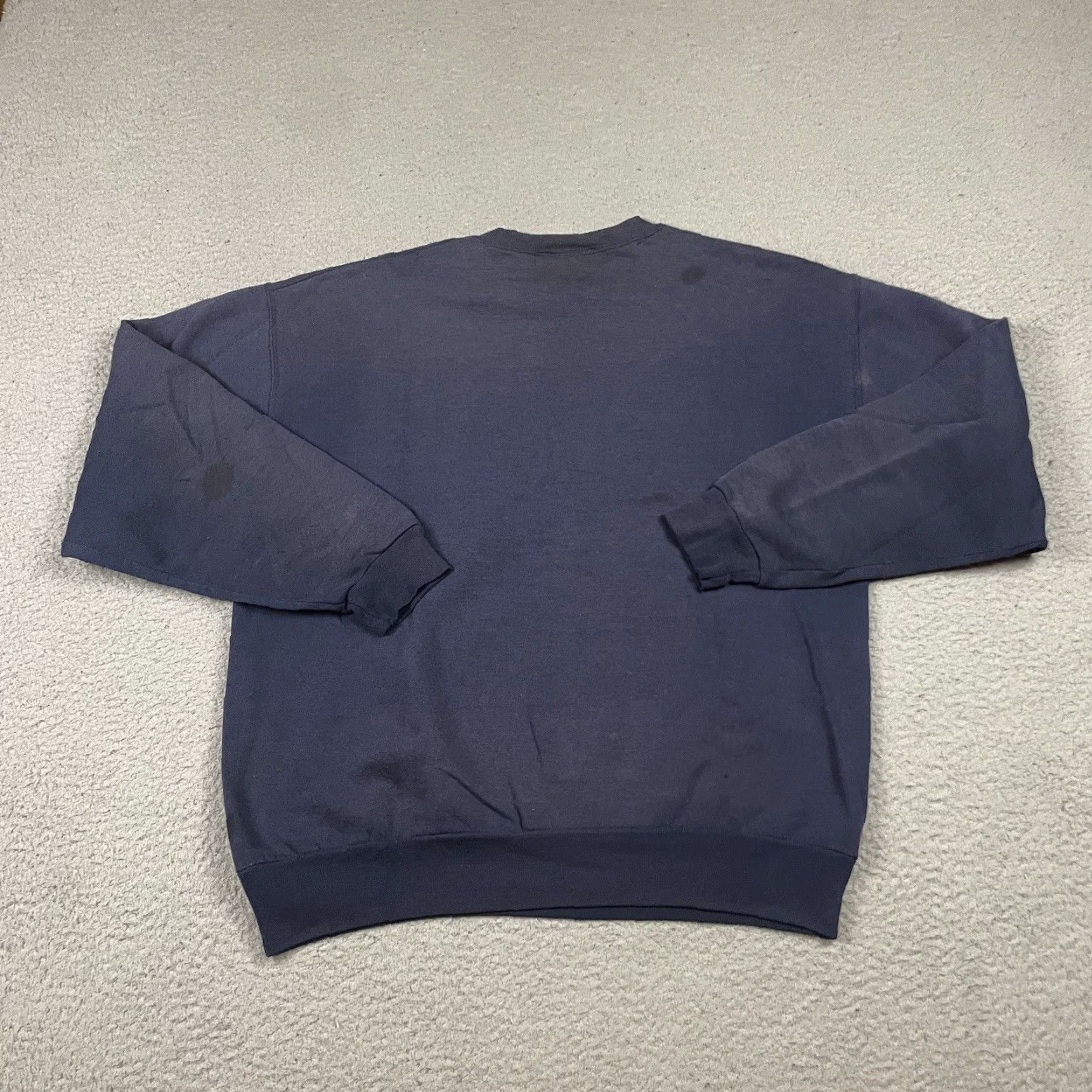 Vintage VINTAGE Outdoor Life Wolf Sweatshirt Adult L Blue 1990s Distressed Faded Size L Mens Size US L / EU 52-54 / 3 - 7 Thumbnail