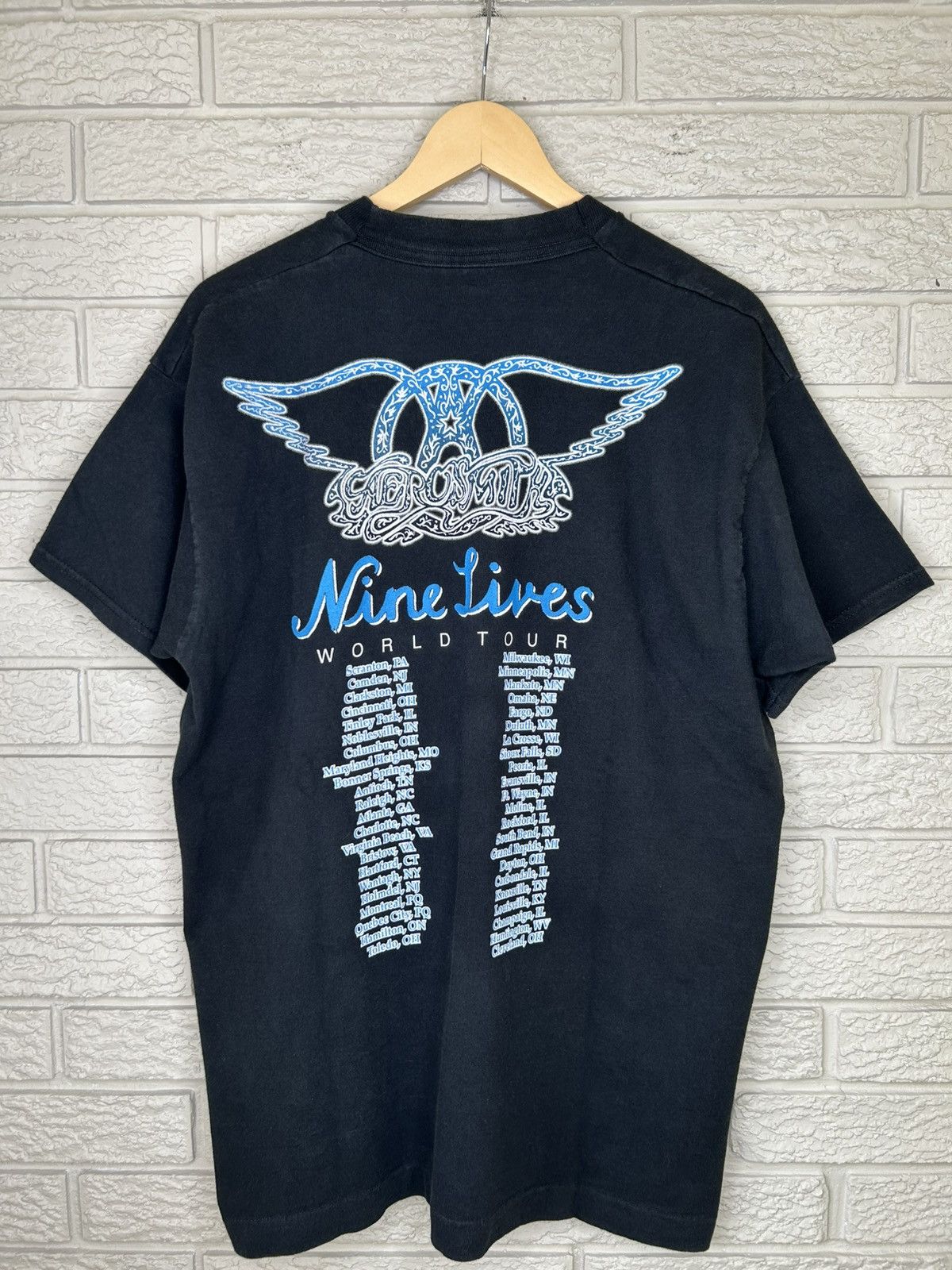 Vintage Vintage 1997 Aerosmith Nine Lives Tour T Shirt Size US XL / EU 56 / 4 - 5 Thumbnail