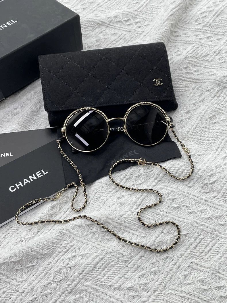 Chanel Chanel Leather wearing chain full of logo sunglasses Size ONE SIZE - 1 Thumbnail