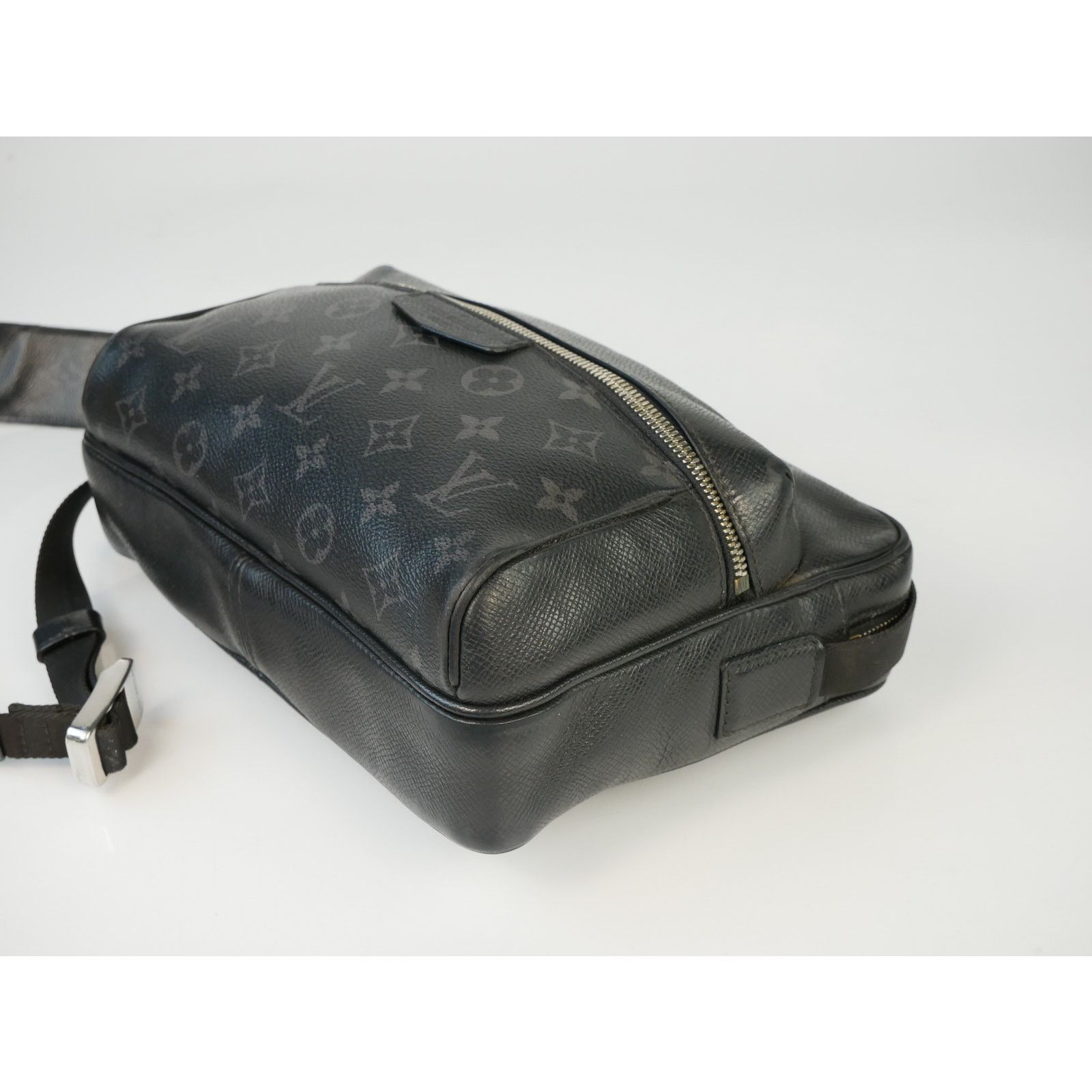 Louis Vuitton Outdoor Monogram Eclipse Messenger Bag Size ONE SIZE - 11 Thumbnail