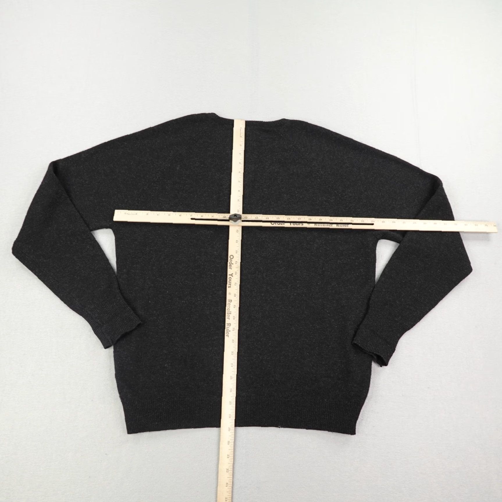 Vintage VINTAGE TALA Wool Sweater Men’s Large Gray V-Neck Pullover Made in Ireland Outdoor Casual Size US L / EU 52-54 / 3 - 4 Thumbnail