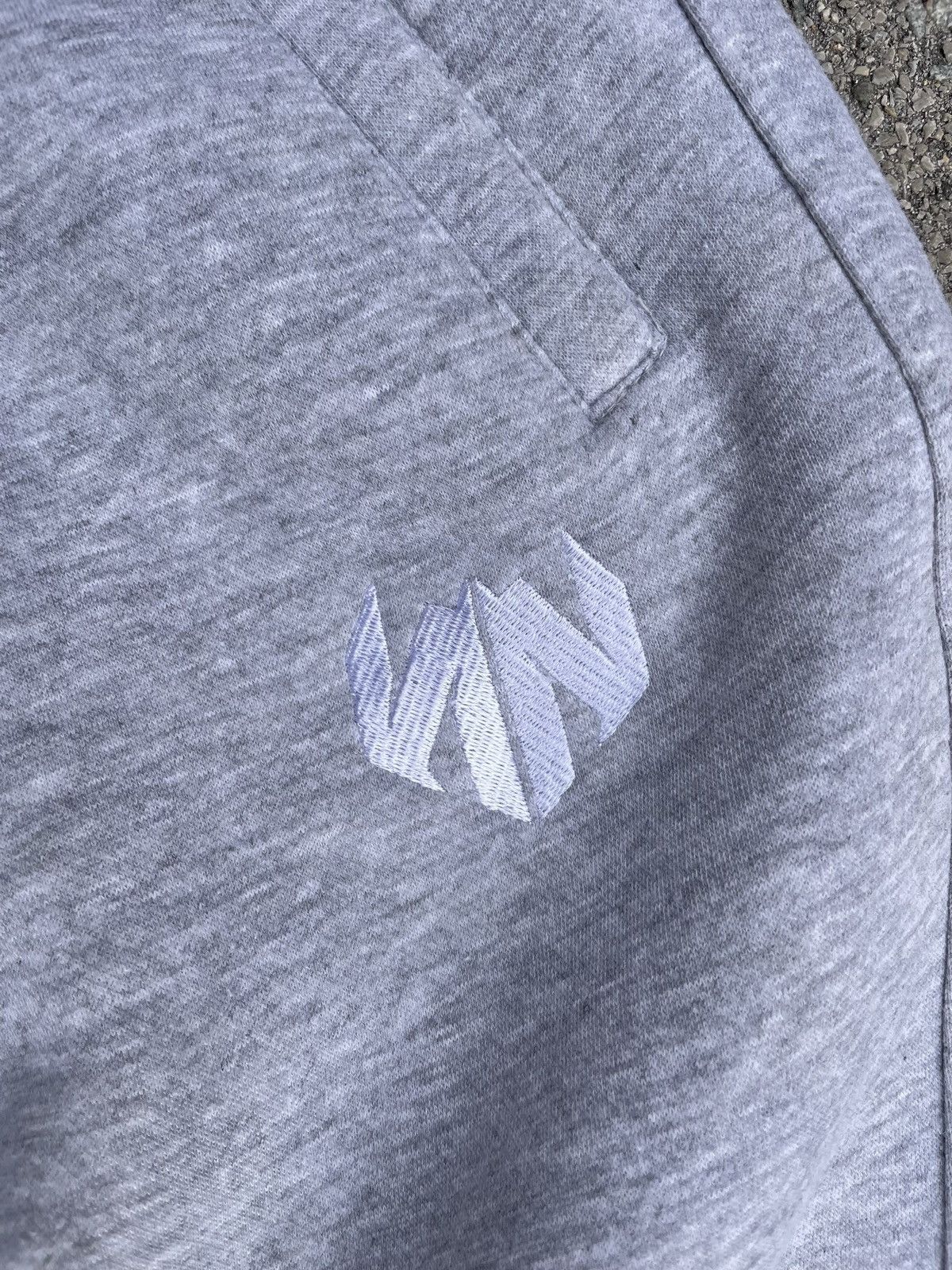 Other Nguiri grey jogger Size US 34 / EU 50 - 2 Thumbnail
