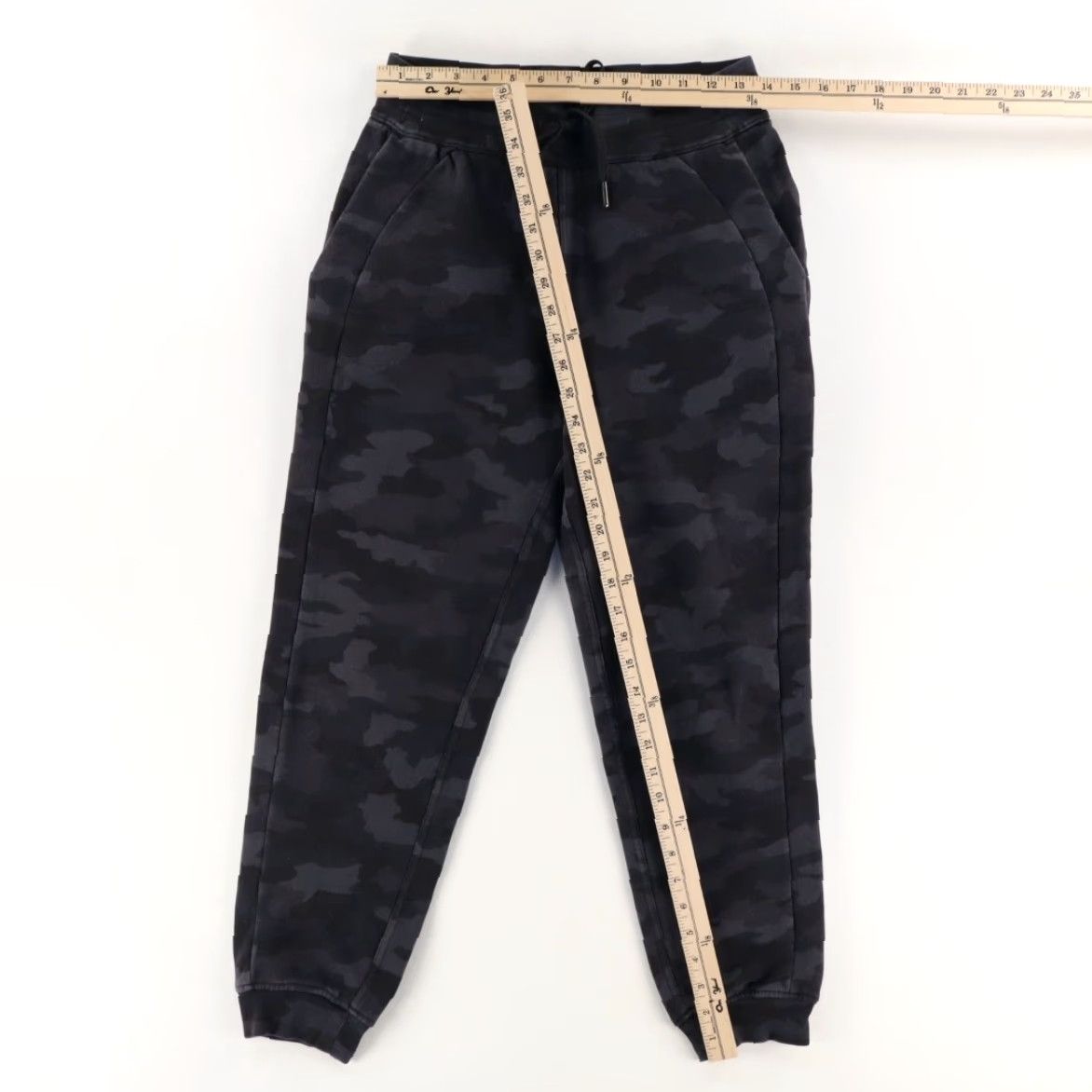 Lululemon Lululemon Scuba HR Fleece Jogger Pants Black Camouflage Women's 6 Size 28" / US 6 / IT 42 - 3 Thumbnail