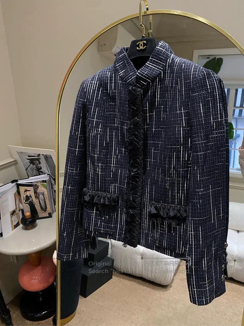 Chanel Chanel 22-year-old black stand-up collar jacket Size XS / US 0-2 / IT 36-38 - 1 Thumbnail