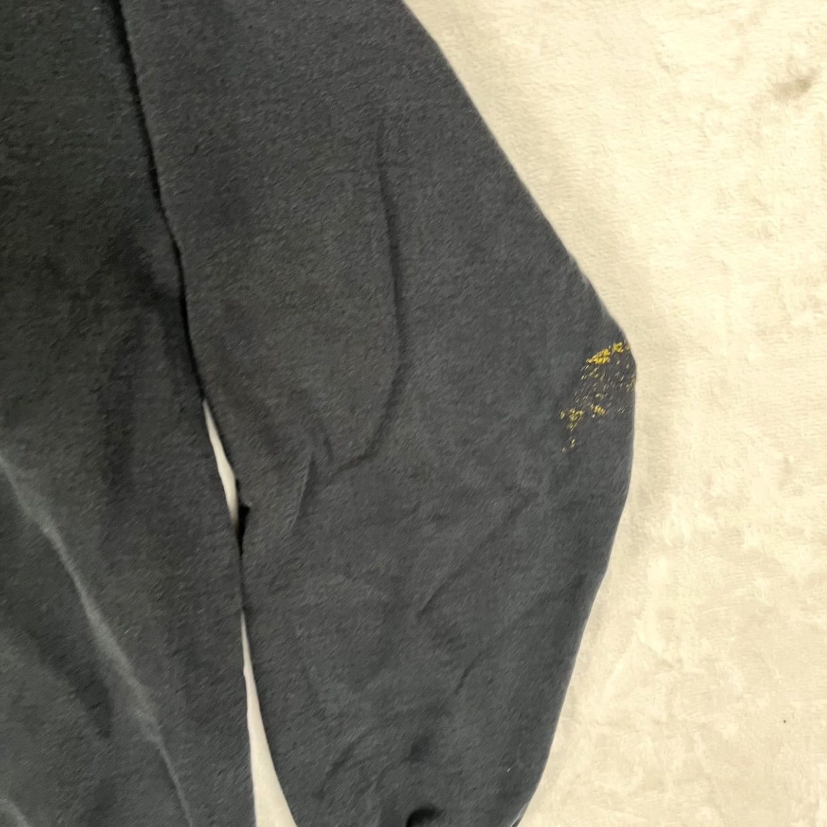 Hanes VINTAGE Hanes Hoodie Mens Large Black Pullover Sweatshirt Padding? No, not relevant. Size US L / EU 52-54 / 3 - 4 Thumbnail