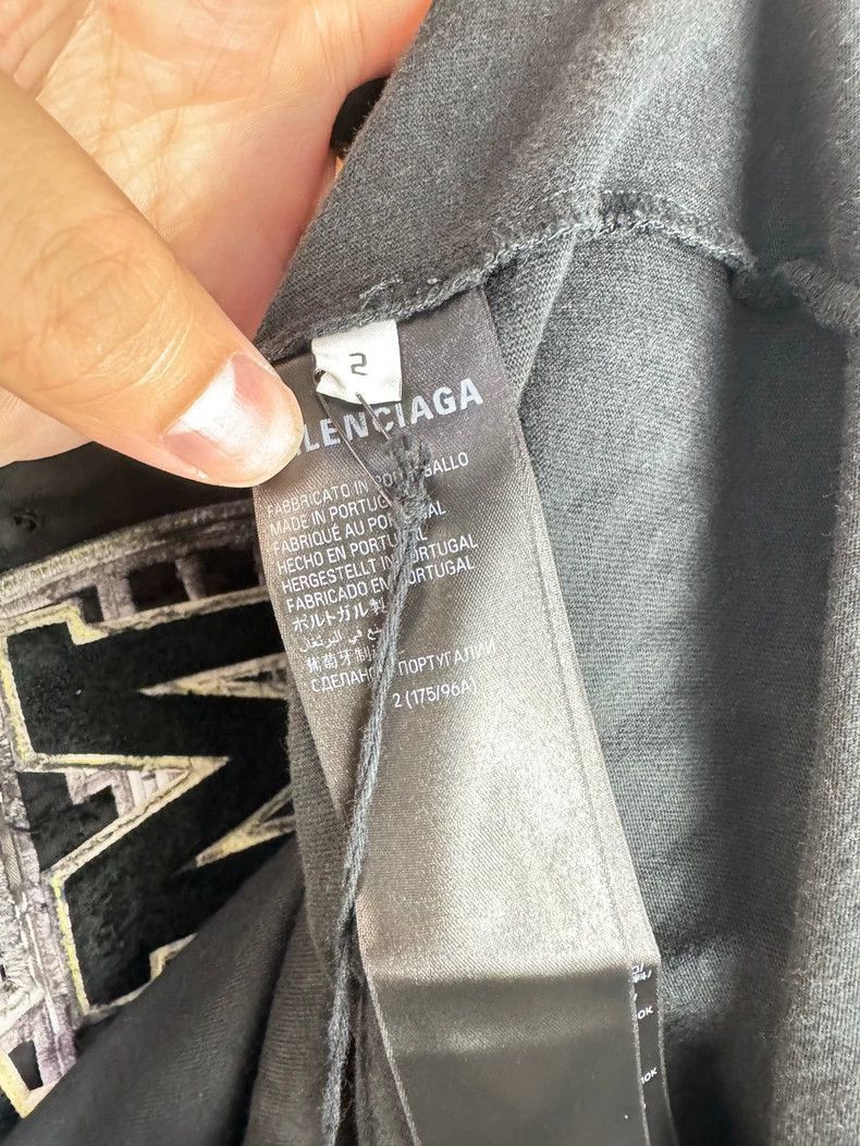 Balenciaga Balenciaga collaborates on Manchester United logo with perf Size US M / EU 48-50 / 2 - 7 Thumbnail