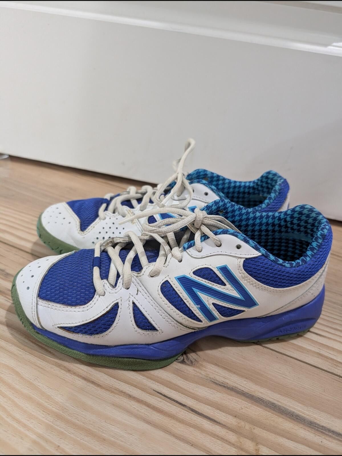 New Balance New Balance Blue & White Athletic Sneakers Size US 8 / IT 38 - 2 Thumbnail