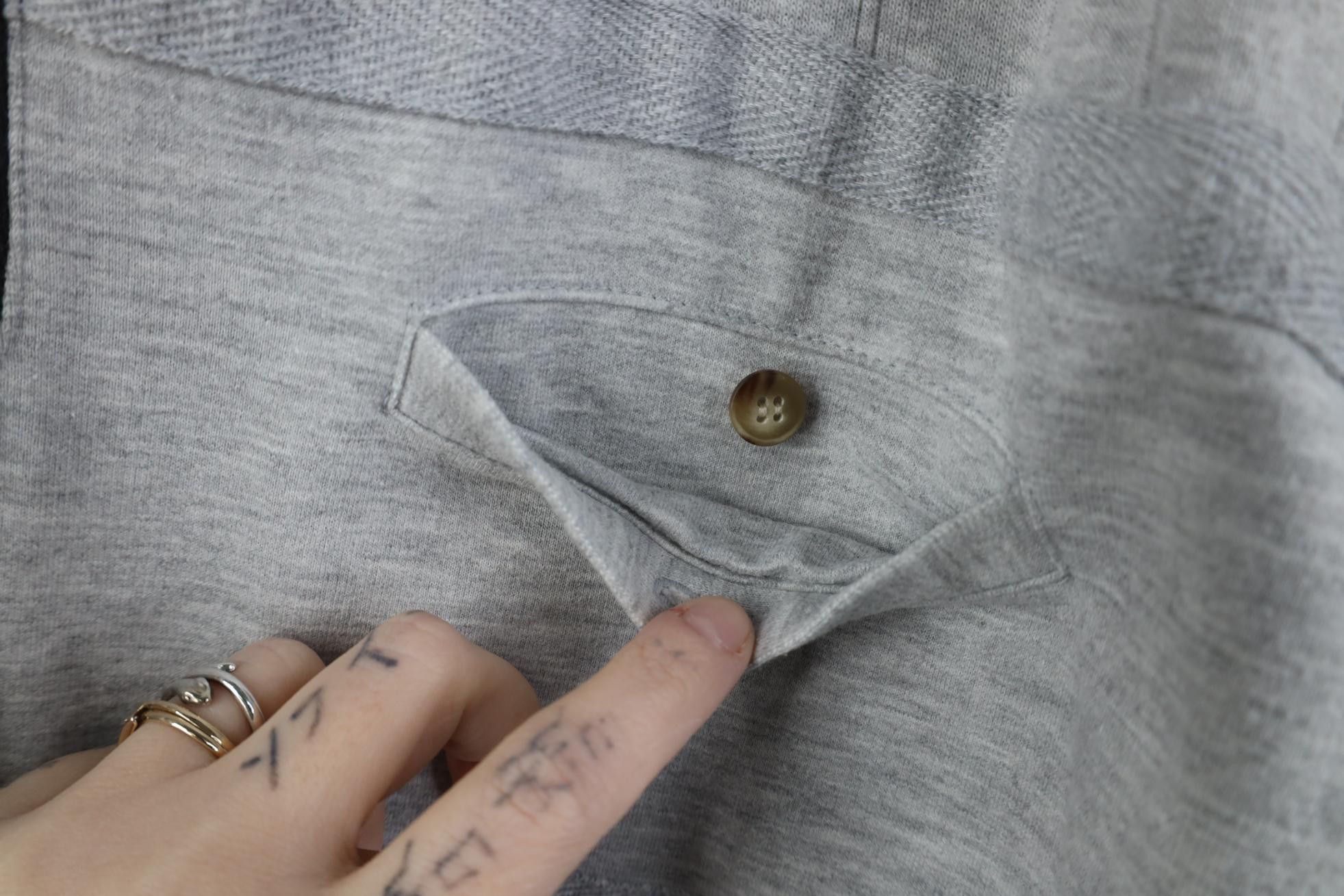Vintage Vintage 90s Streetwear Ribbed Knit Pullover Polo Shirt Gray Size US L / EU 52-54 / 3 - 6 Thumbnail