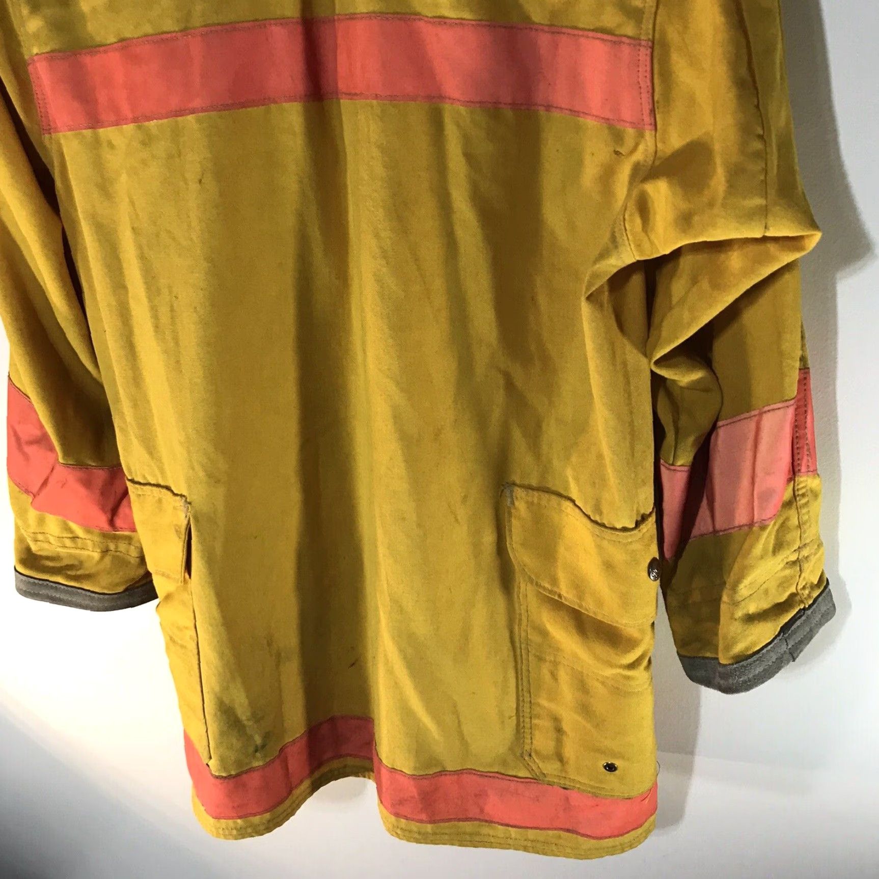 Body Glove VINTAGE Body Glove Fireman’s Jacket Mens Size L Yellow Workwear USA Size US L / EU 52-54 / 3 - 6 Thumbnail