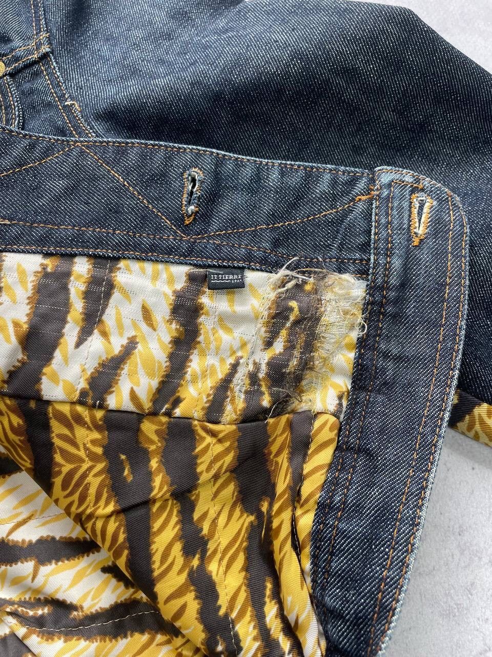 Dolce & Gabbana × Japanese Brand × Vintage Vintage Crazy Dolce & Gabbana Denim Tiger Jacket Y2K Size S / US 4 / IT 40 - 10 Thumbnail