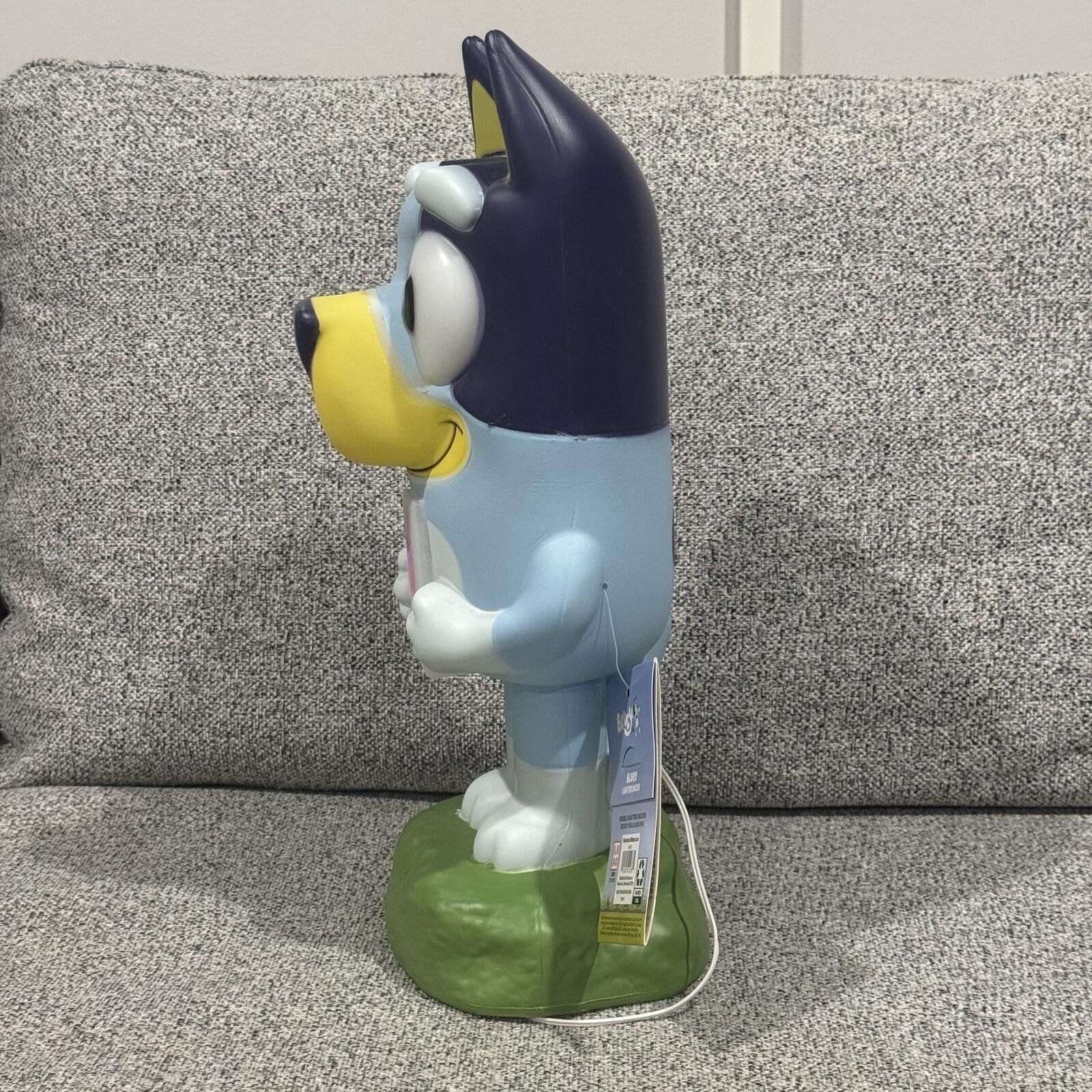 Blue Blue Japan Bluey Figurine with Heart Card - Cute Collectible Size ONE SIZE - 2 Thumbnail