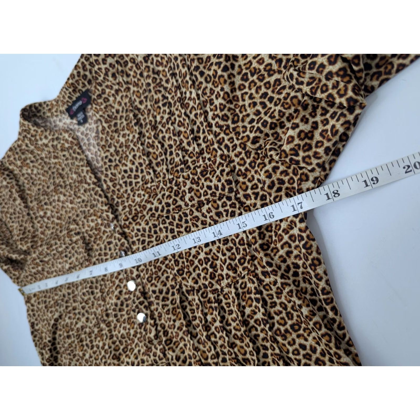 Vintage Cocomo Shirt Womens Small Beige V-Neck Roll Tab Sleeve Button Top Tunic Dressy Casual/Workwear 3/4 Sleeve JC Size S / US 4 / IT 40 - 6 Thumbnail
