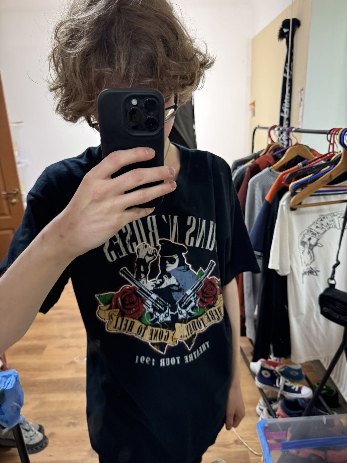 Band Tees × Guns N' Roses × Vintage Vintage Guns Roses 00s band tee “theatre tour” Size US XL / EU 56 / 4 - 11 Thumbnail