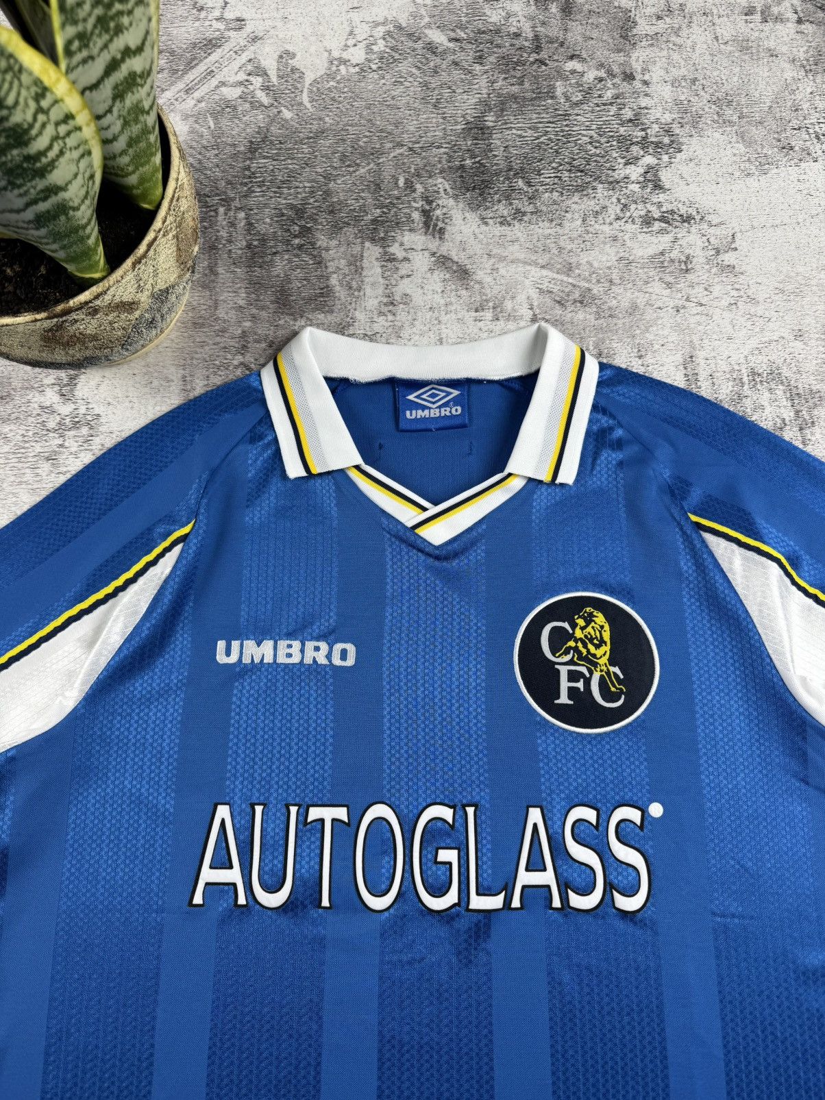 Umbro Umbro Chelsea 1997/1999 Retro Football T Shirt Jersey Tee Size US L / EU 52-54 / 3 - 7 Thumbnail