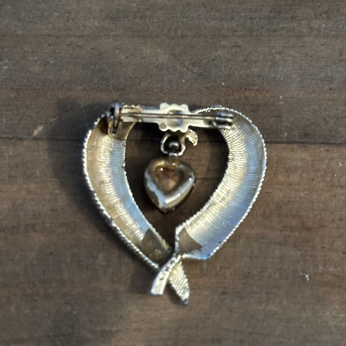 Vintage Vintage gold tone feather heart brooch w/ dangling red heart Size ONE SIZE - 3 Thumbnail