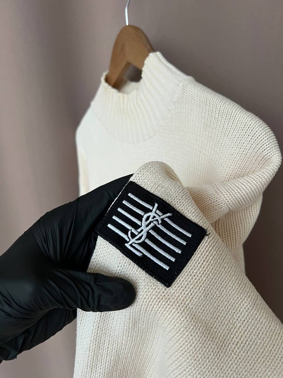 Yves Saint Laurent Yves Saint Laurent Rare Knit Patch Sweater Mens Size M/L Size US M / EU 48-50 / 2 - 9 Thumbnail