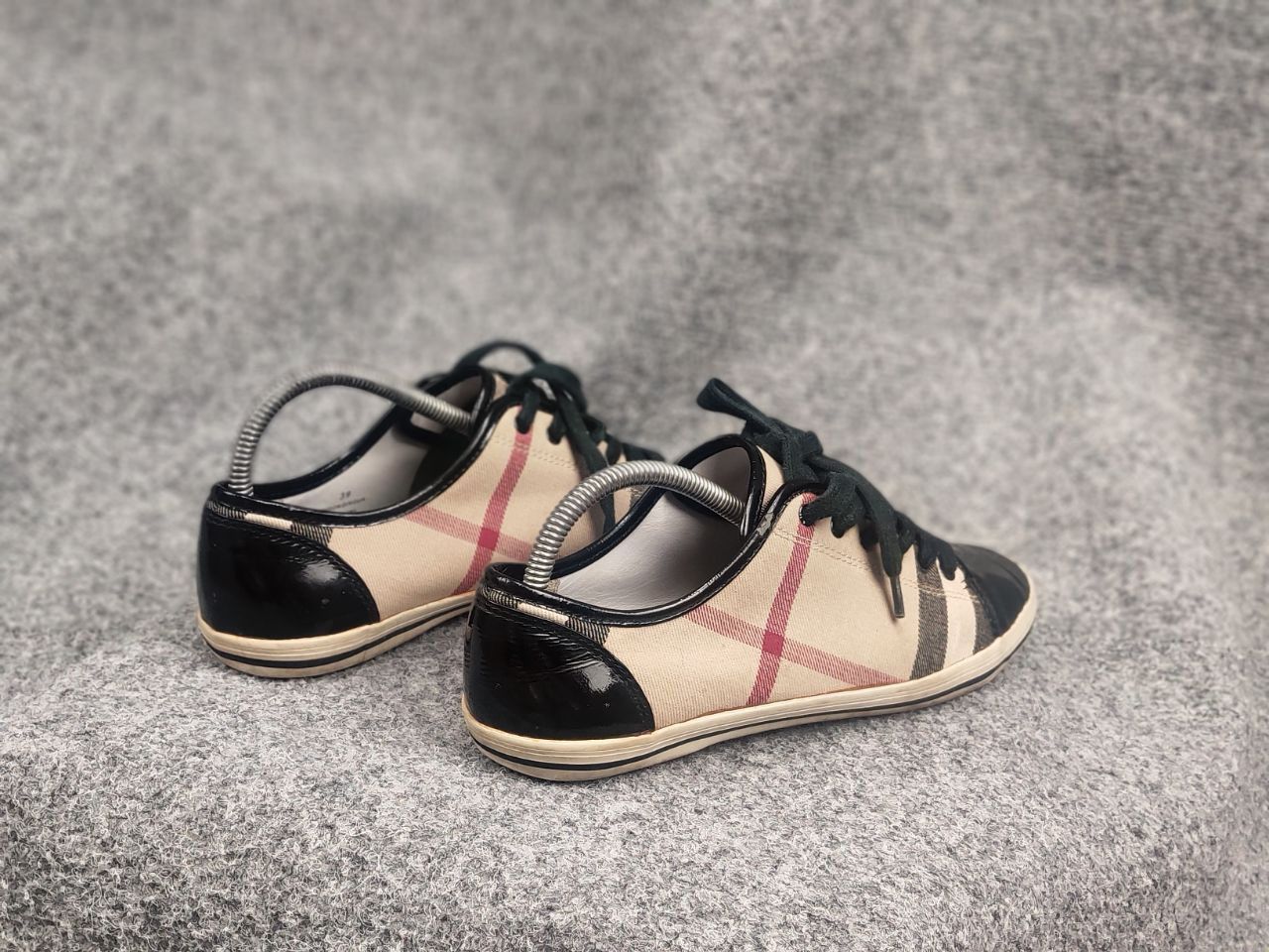 Burberry Burberry Design Nova check Canvas Leather Cap Toe Sneakers Size US 9 / IT 39 - 10 Thumbnail