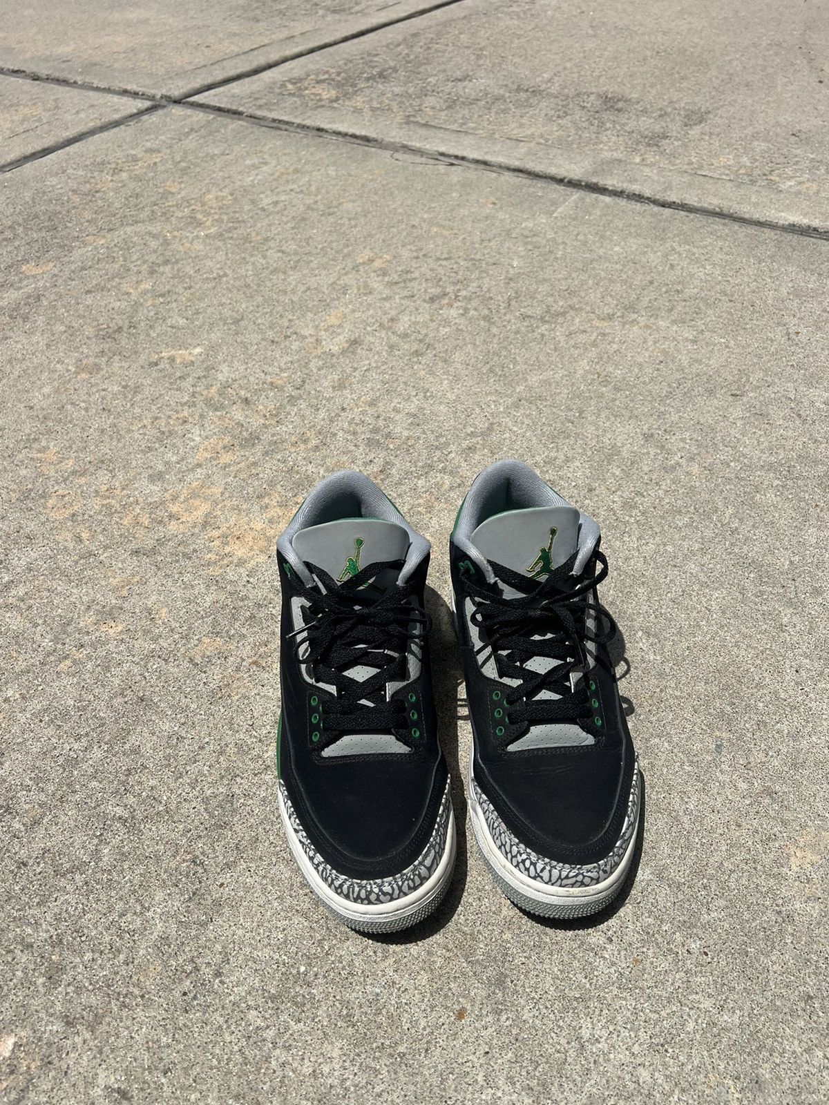 Jordan Brand Jordan 3 Pine Green Size US 11 / EU 44 - 2 Thumbnail