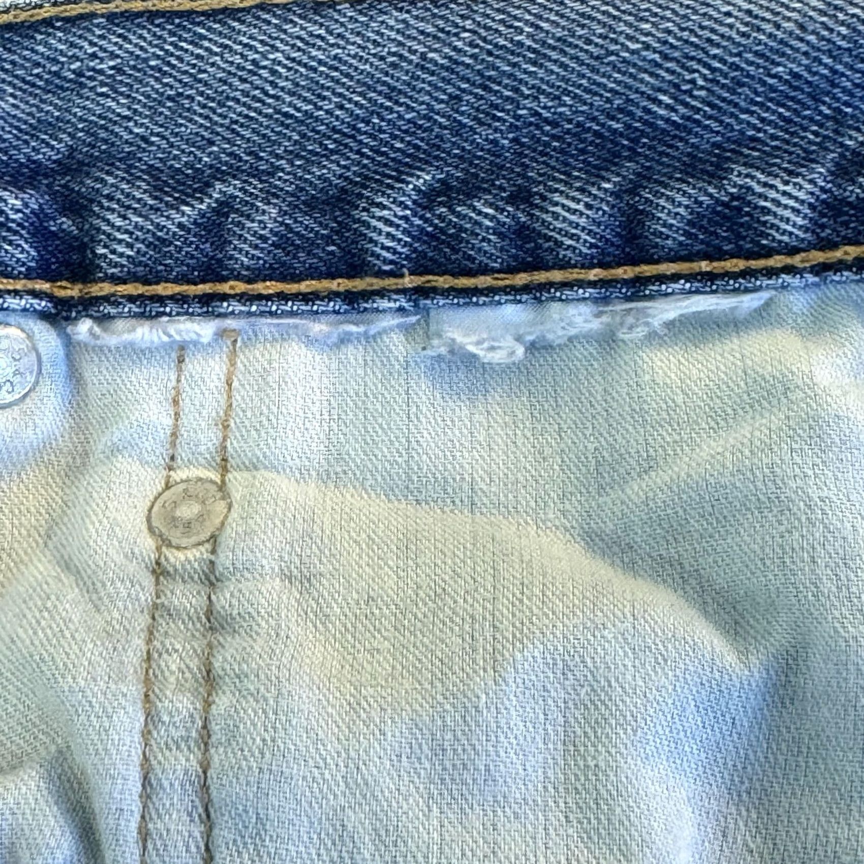 Levi's Levis 505 Jeans Mens 40x30 Blue Light Wash Straight Leg Denim Classic Zip Fly Size US 40 / EU 56 - 5 Thumbnail