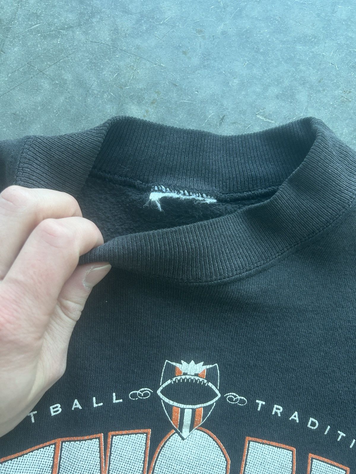 NFL × Vintage Vintage 90s Faded Black Cincinnati Bengals Sweatshirt Size US L / EU 52-54 / 3 - 11 Thumbnail