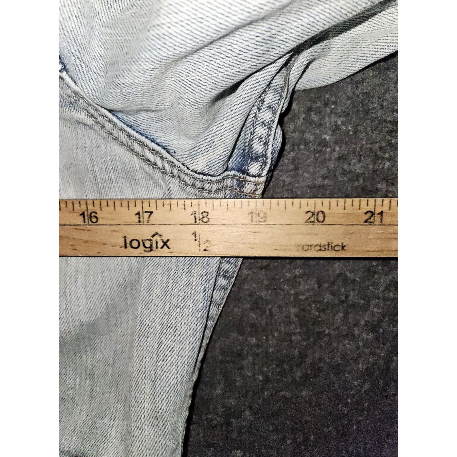 American Eagle Outfitters VINTAGE American Eagle Outfitters Denim Jacket Women Medium Lt. Blue Flap Pockets Distressed 80s 90s City Classic Outdoor Womens Size 32" / US 10 / IT 46 - 3 Thumbnail