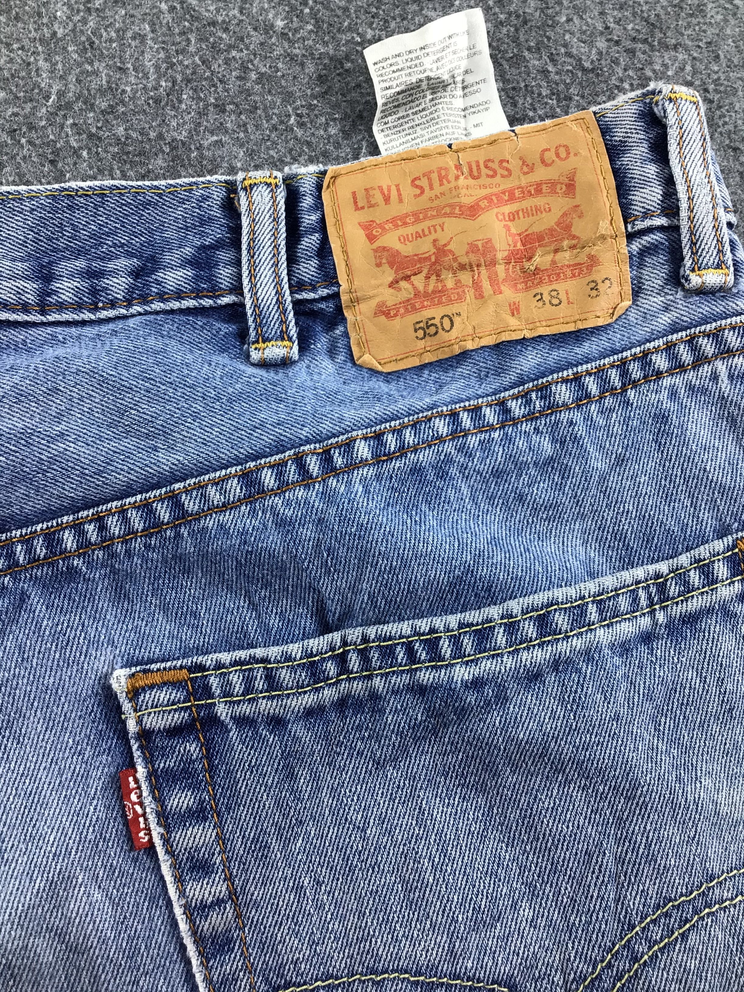 Levi's Vintage Levis 550 Jeans Faded Blue Distressed Denim -J549 Size US 39 - 5 Thumbnail